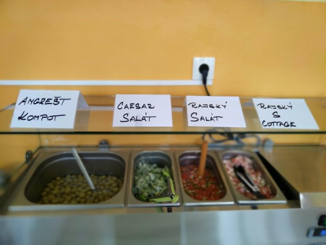 Salátový a kompotový bar